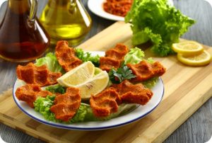 Mevzubahis çiğköfte porsiyon limonlu sunum görseli