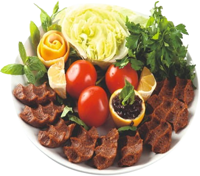 Domates ve yeşilliklerle hazırlanmış özel çiğ köfte sunum tabağı